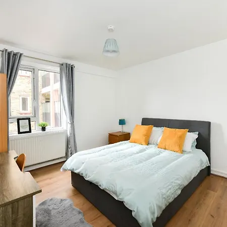 Lovely 2 -Bedroom Rental Unit In Greater London